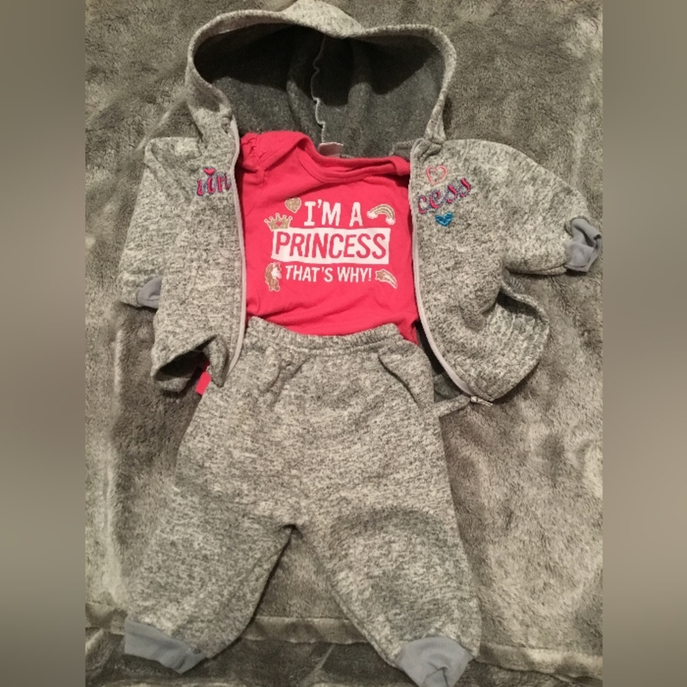 0-3 month Carter , sweat suit with body suit